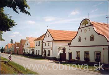 1075217935-Holasovice
