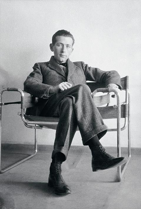 Marcel Breuer na Wassilyho stoličke © Courtesy Thomas Breuer