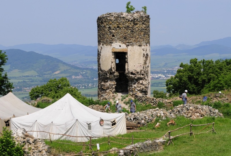 Nezamestnaní na Šarišskom hrade, foto: korzár