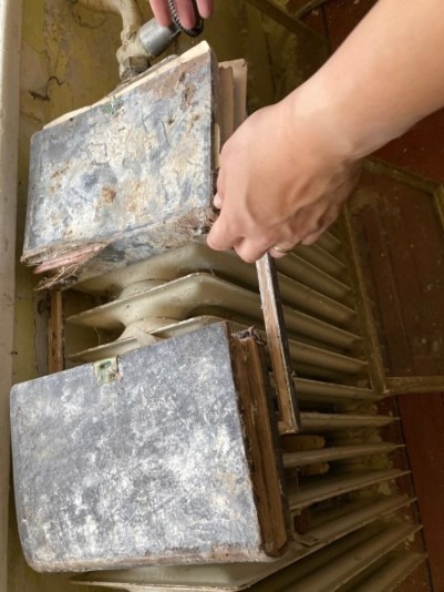 FE2C00D9-0AAC-41DA-956B-4948E9B05BEB