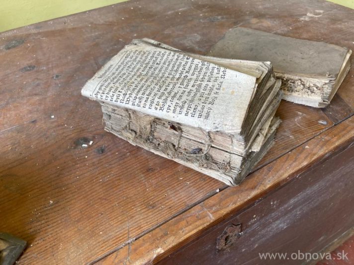 CA60B628-0B24-439A-AC17-9AD00D2A9093